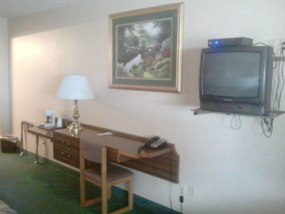 Country Manor Motel Watkins Номер фото
