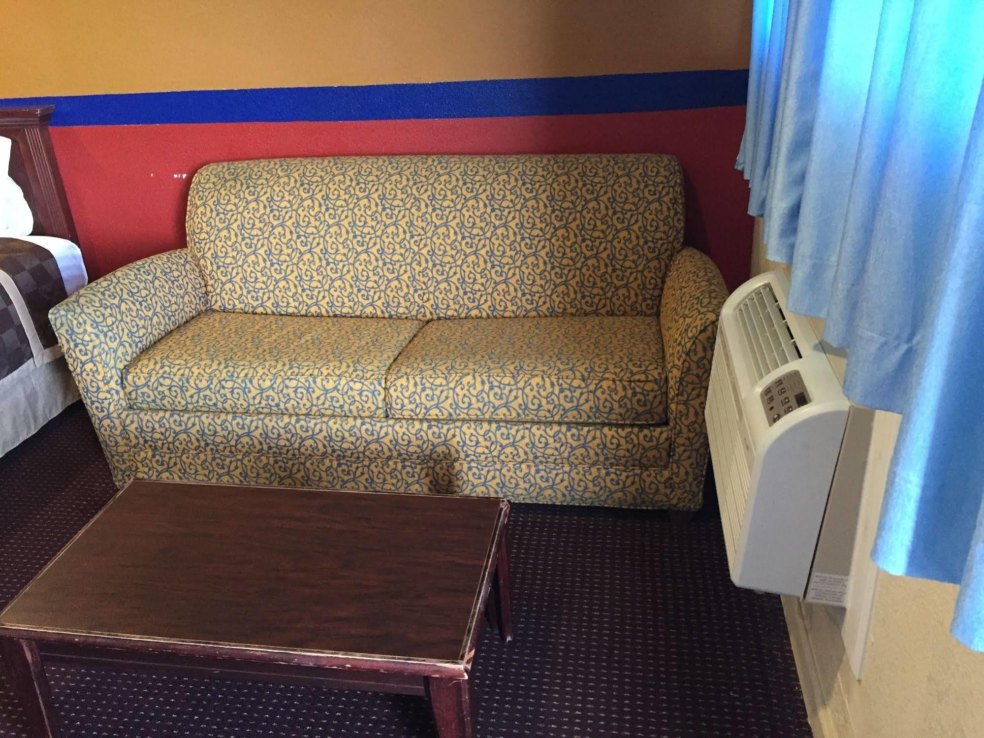 Country Manor Motel Watkins Экстерьер фото